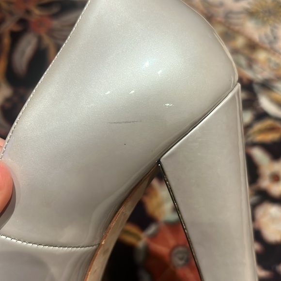CHANEL Patent Leather CC Open Toe Pumps Silver/Gray Sz 40 - Picture 6 of 15